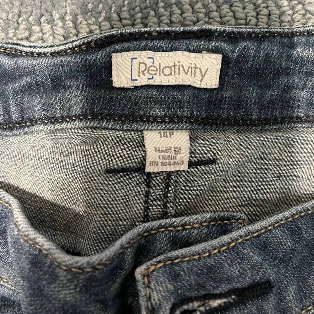 Relativity Capris - Picture 3 of 4